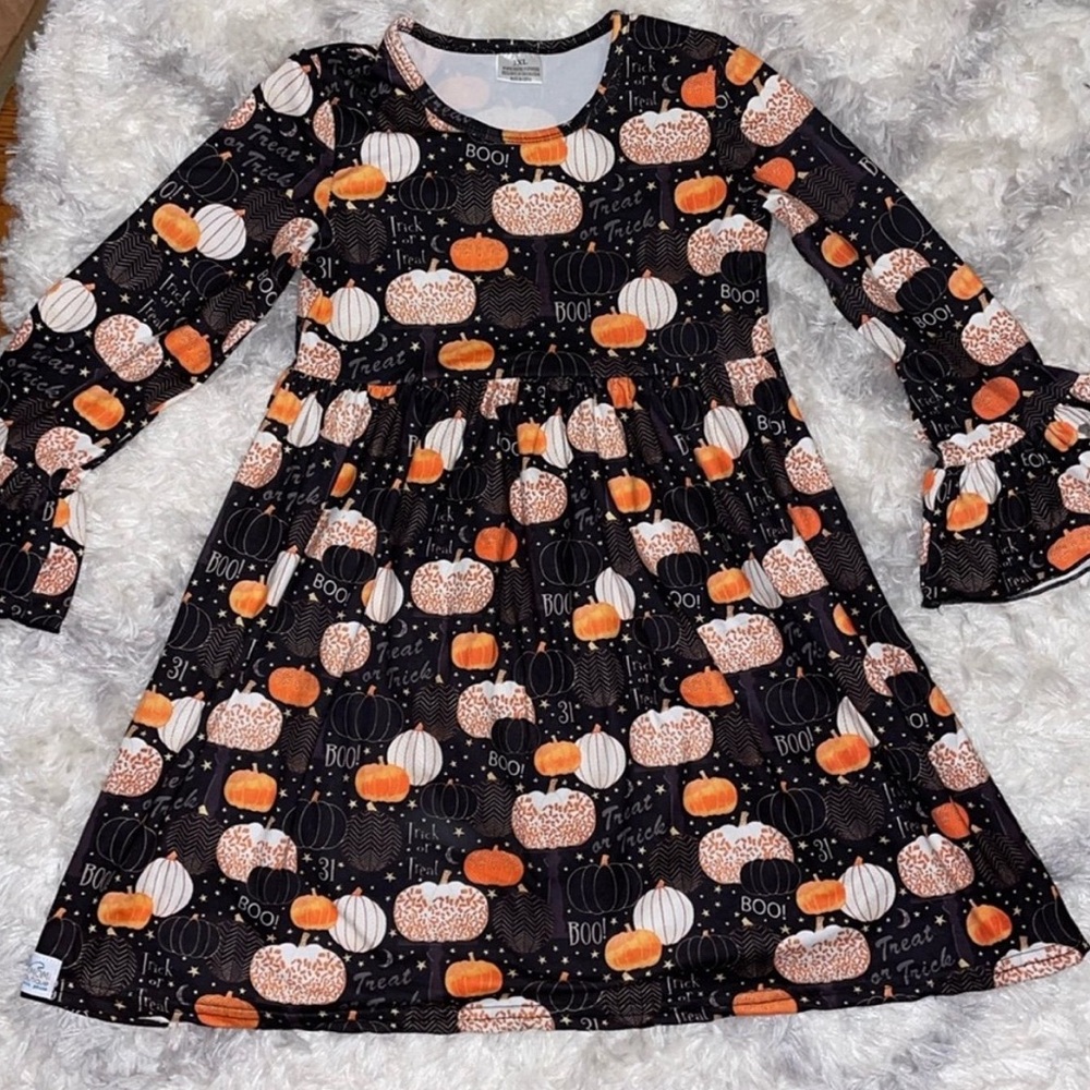 Kids pumpkin print dress size YXL